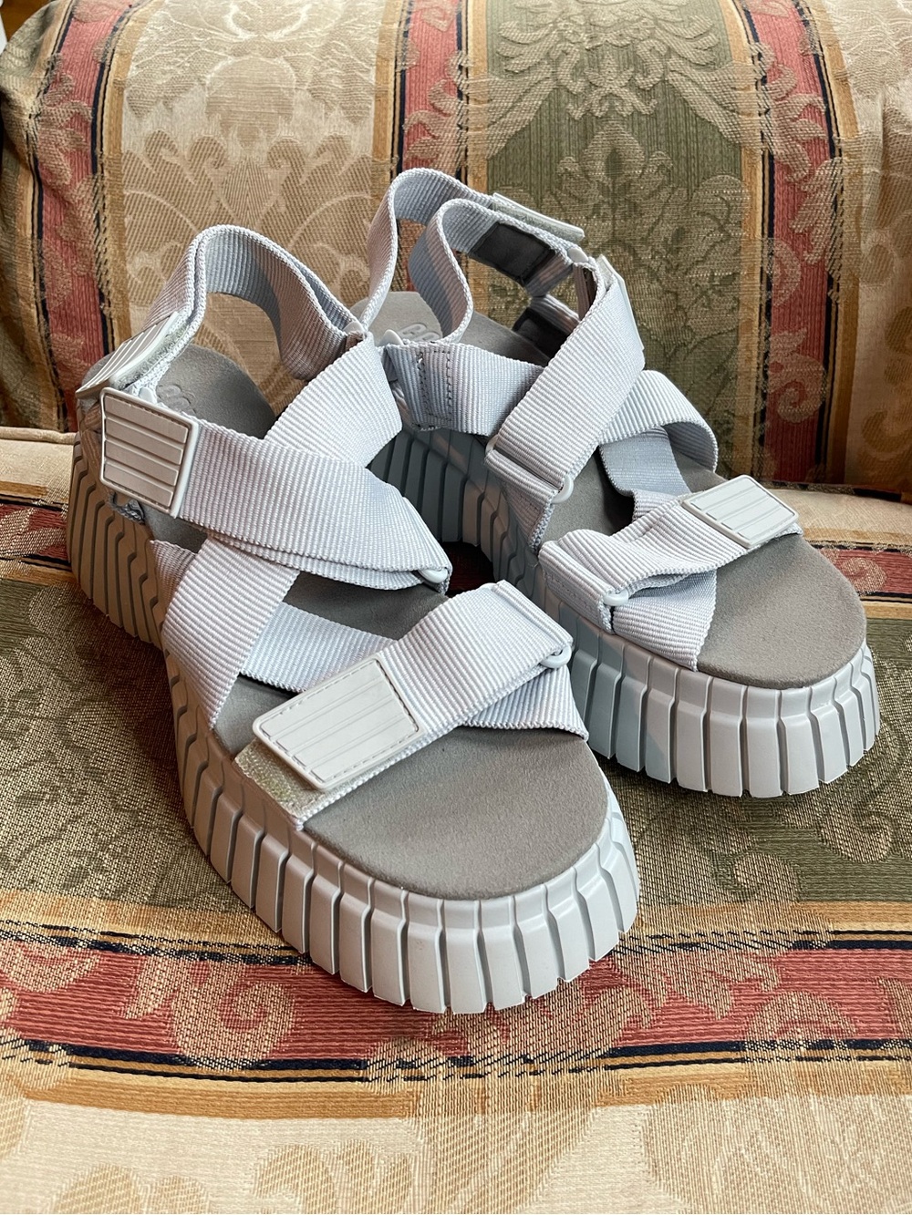Camper BCN Gray Leather 2-Strap Sandal for Women. Size 39/ 8.5 US Women N19-22